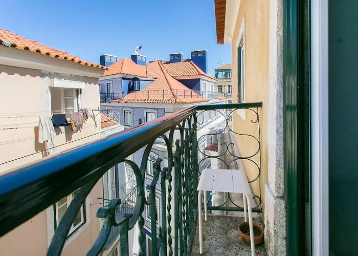 Charming Santos Neighborhood, Walk To Time Out Market Lisboa