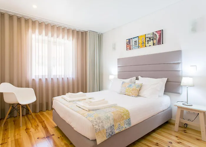 Charming Santos Neighborhood, Walk To Time Out Market